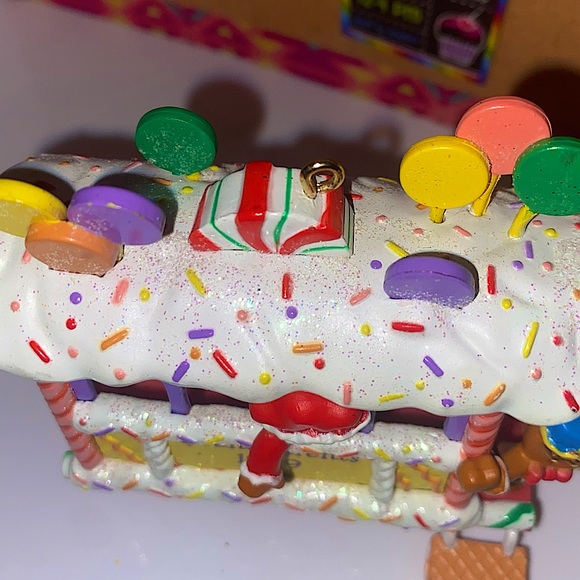 Carlton Cards Grandparent 1999 Ornament Trolley Gingerbread - Picture 2 of 5